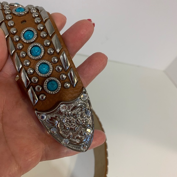 Genuine Italian leather turquoise studded belt with silver details. 41” long - Picture 2 of 9
